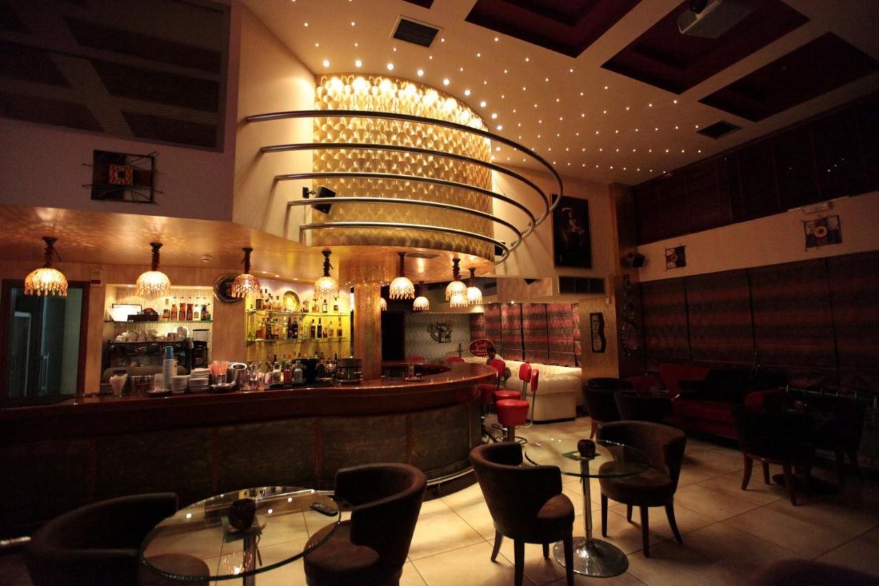 Hotel Astoria Igoemenitsa Buitenkant foto