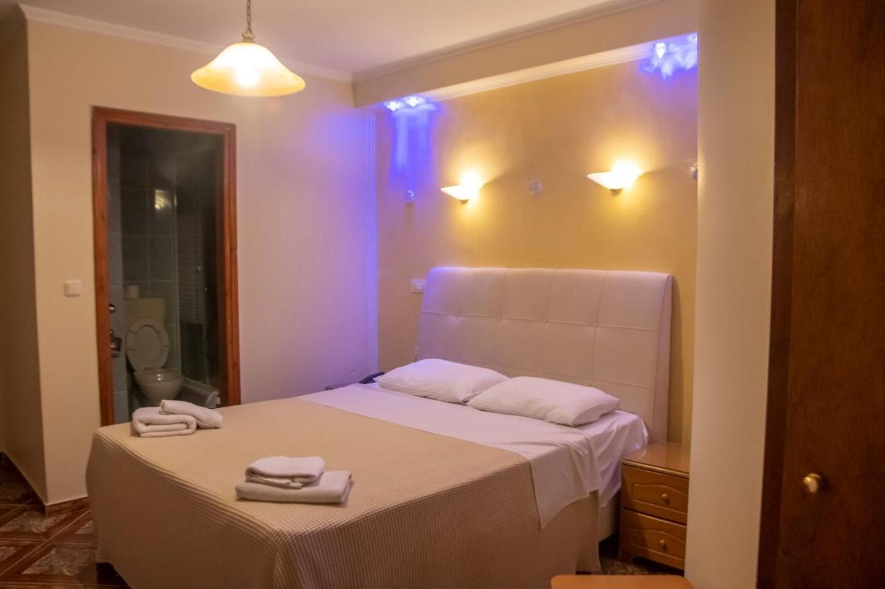 Hotel Astoria Igoemenitsa Buitenkant foto