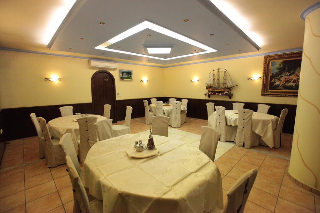 Hotel Astoria Igoemenitsa Buitenkant foto